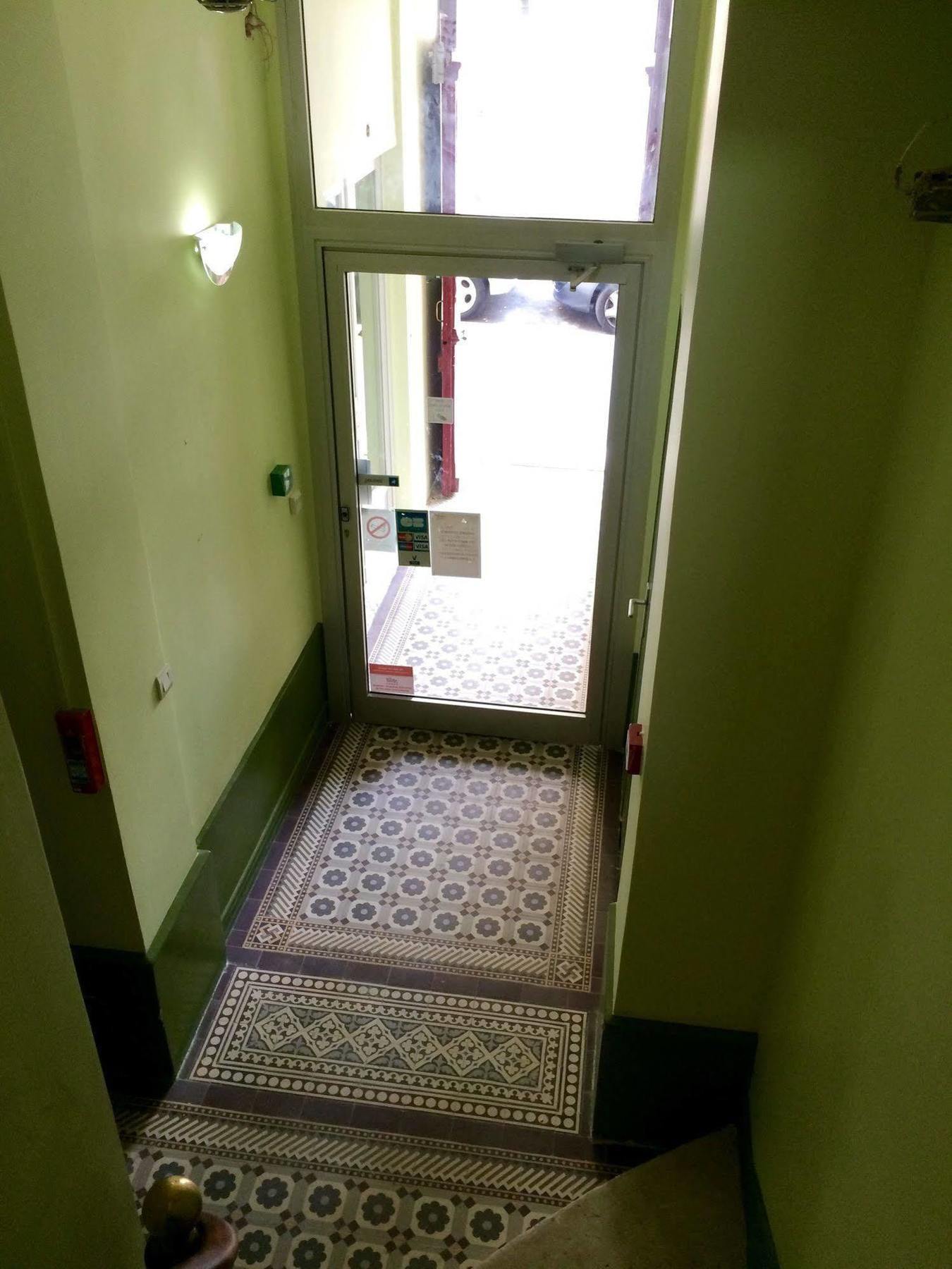 Hotel Azur Montmartre Paris Exterior photo